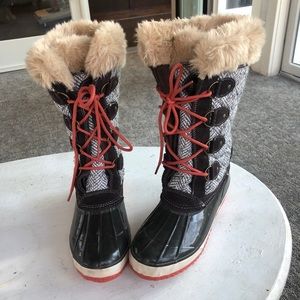 Khombu winter duck boots